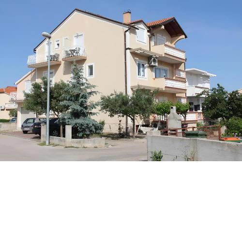 Apartments S near the beach, Vodice