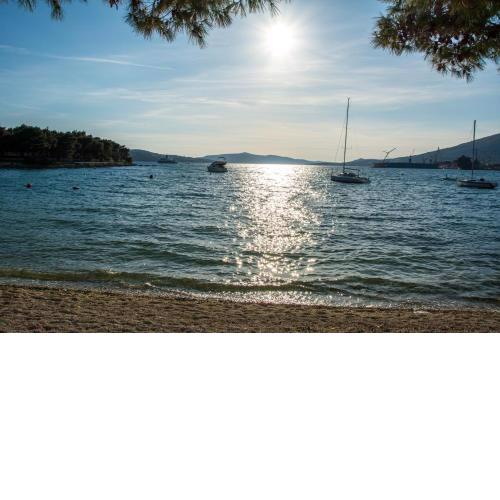 Apartments Villa Mirella 20 m from the sea - free parking