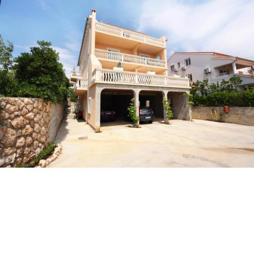 Apartments with a parking space Barbat, Rab - 5002