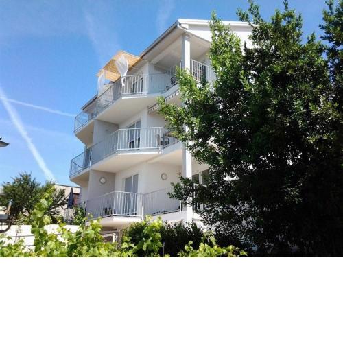 Apartments with a parking space Novi Vinodolski - 11457