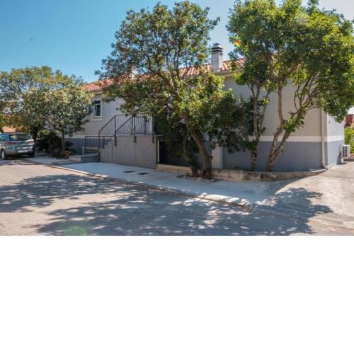 Apartments with a parking space Novi Vinodolski - 16360