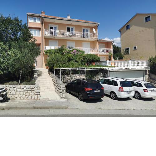 Apartments with a parking space Novi Vinodolski - 18855