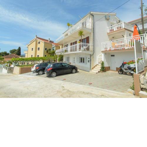 Apartments with a parking space Okrug Gornji, Ciovo - 12293
