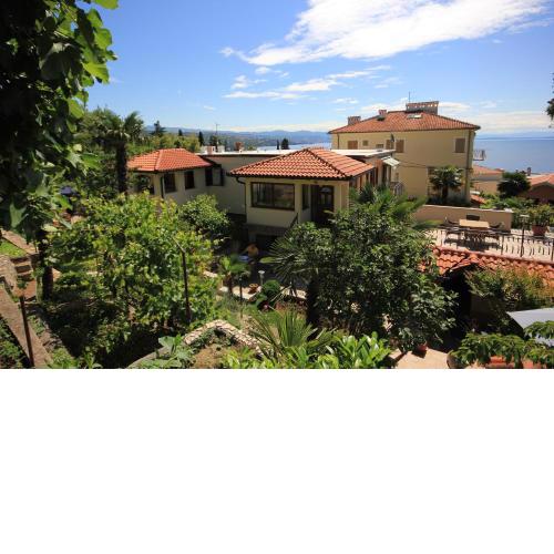 Apartments with a parking space Opatija - 7861