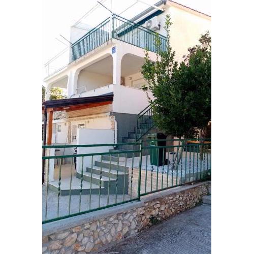 Apartments with a parking space Rogoznica - 20671