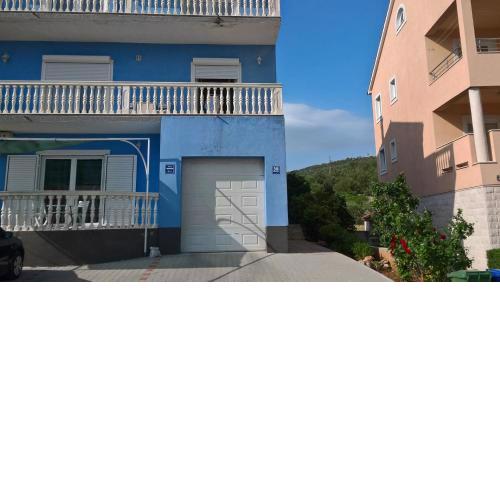 Apartments with a parking space Sibenik - 19428