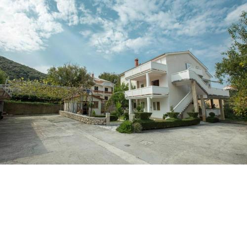 Apartments with a parking space Supetarska Draga - Donja, Rab - 17826