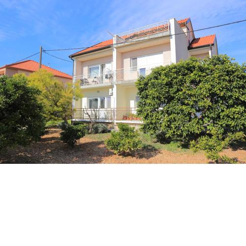Apartments with a parking space Trogir - 18116