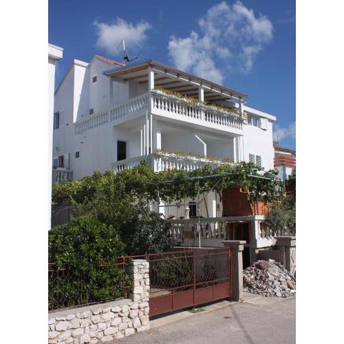 Apartments with a parking space Vodice - 2995