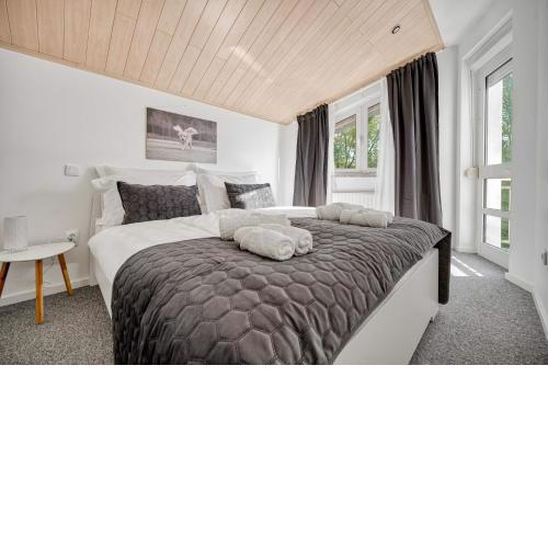 ASTAREA - penthouse in green & nature - hot tub - free private parking - terrace - peace