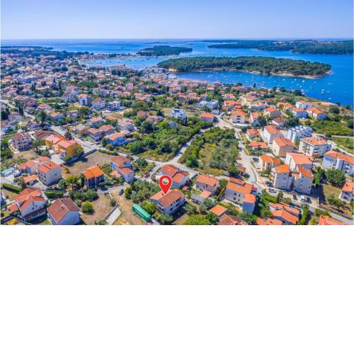 Awesome Apartment In Medulin With Wifi