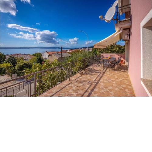 Awesome Apartment In Novi Vinodolski With Kitchen