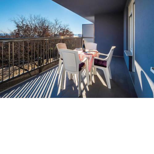 Awesome Apartment In Rijeka With Kitchen
