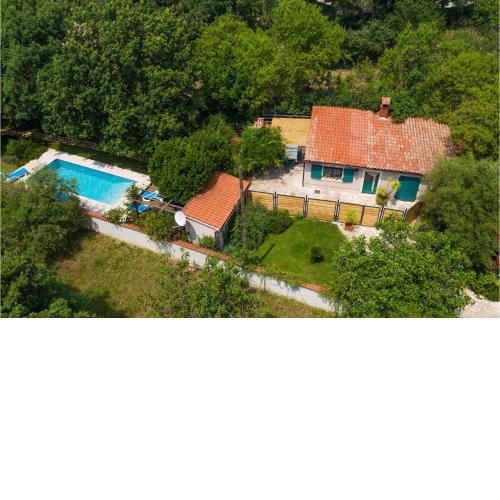 Awesome Home In Medulin With Kitchen