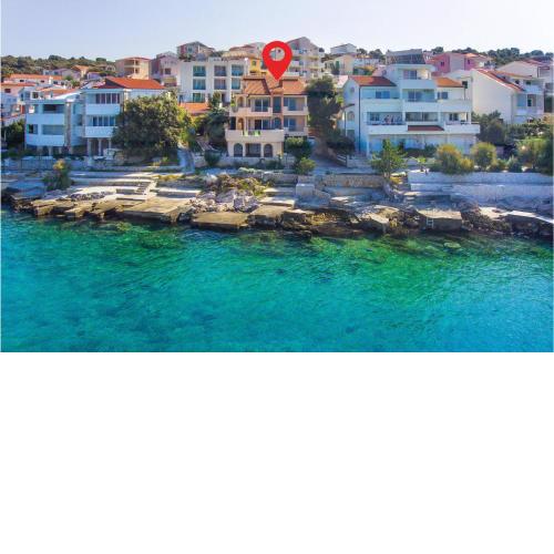 Awesome Home In Razanj