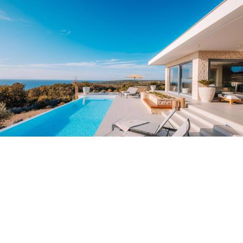 Beachfront Plant Villas with the pool