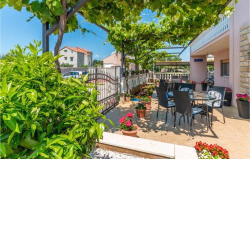 Beautiful Apartment In Biograd Na Moru With Wifi