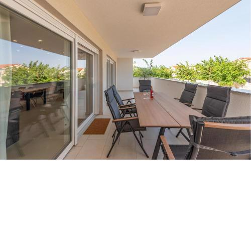 Beautiful Apartment In Novalja With Wifi