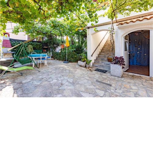 Beautiful Apartment In Punat With Wifi
