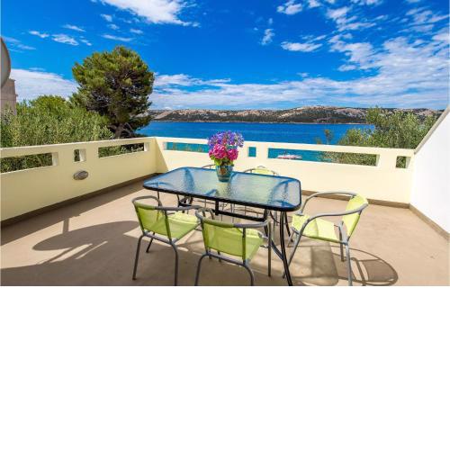 Beautiful Apartment In Stara Novalja