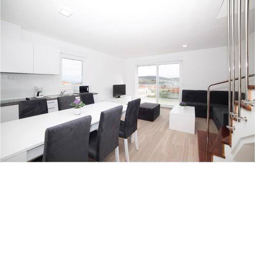 Beautiful Apartment In Trogir With Kitchen