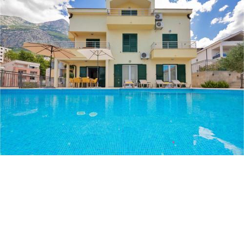Beautiful Home In Makarska