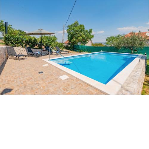 Beautiful Home In Runovic
