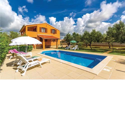 Beautiful Home In Vodnjan With Private Swimming Pool, Can Be Inside Or Outside