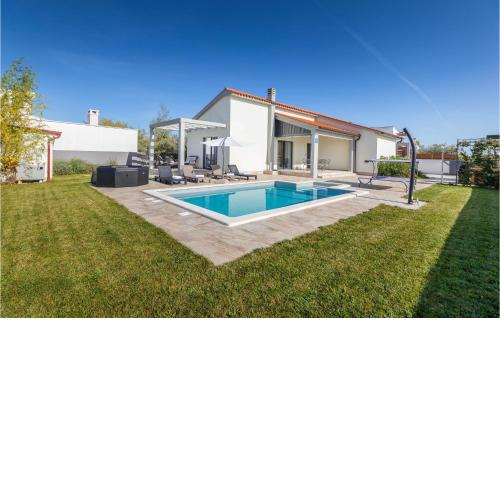 Beautiful Home In Vodnjan With Private Swimming Pool, Can Be Inside Or Outside