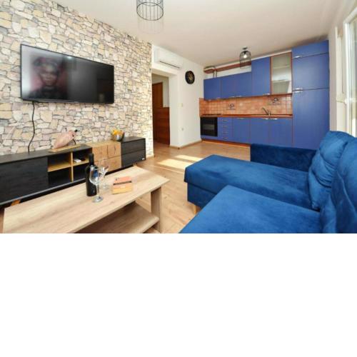Blue Stone-with parking, terrace and bbq