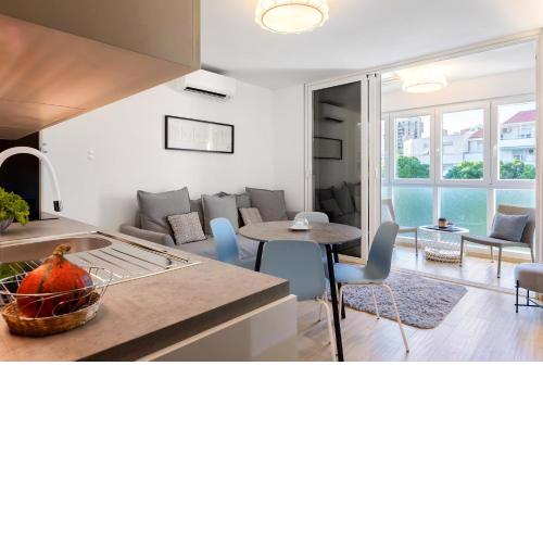 Brand New Elite Apartment Split