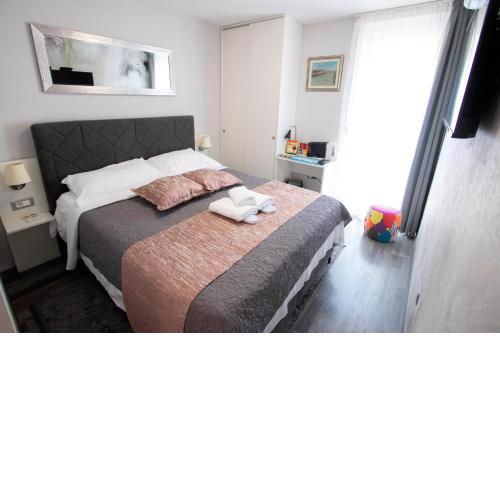 Calm Apartment & Room