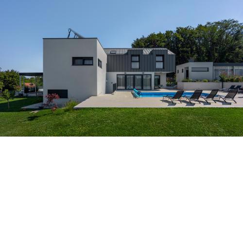 Casa Cielo, new modern villa with outdoor pool