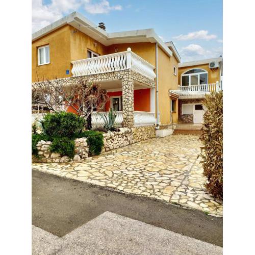 Cosy Apartment in Vir with Mountain View, 35 m²