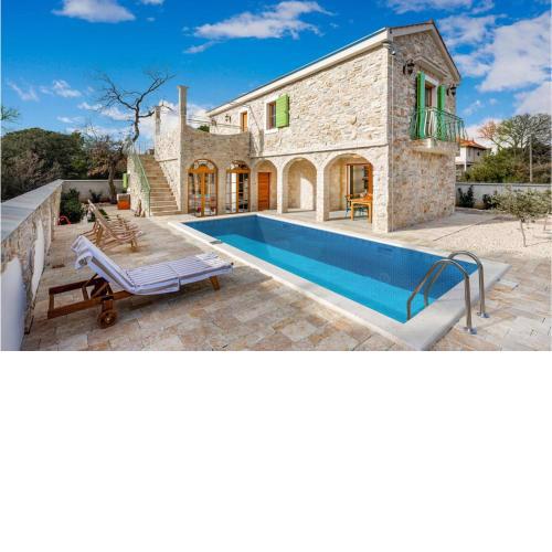 Cozy Home In Biograd Na Moru With Private Swimming Pool, Can Be Inside Or Outside