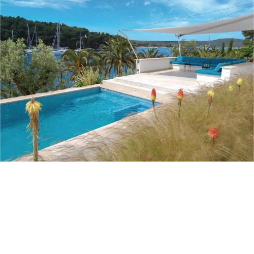 Cozy Home In Milna With House Sea View