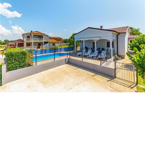 Cozy Home In Pula With Private Swimming Pool, Can Be Inside Or Outside