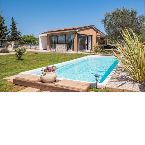 Cozy Home In Rovinj With Private Swimming Pool, Can Be Inside Or Outside