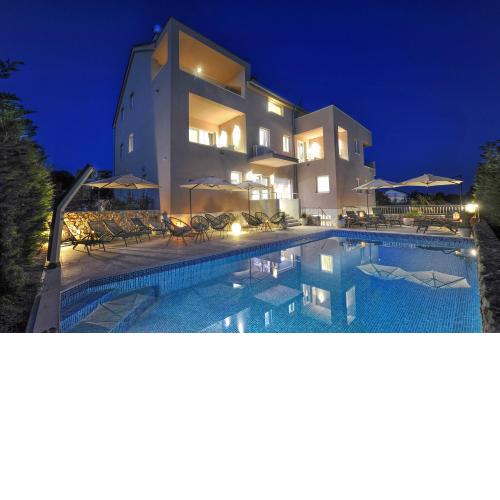 Deluxe Villa No.10 - Rooms & Apartments