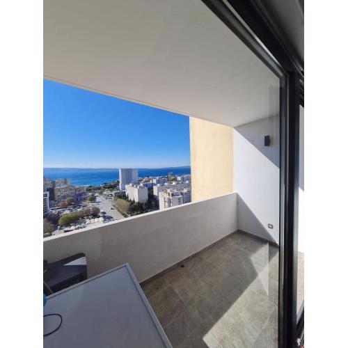 Family Apartment Split