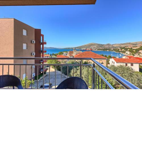 Family friendly apartments with a swimming pool Okrug Gornji, Ciovo - 12377