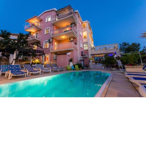 Family friendly apartments with a swimming pool Okrug Gornji, Ciovo - 16893