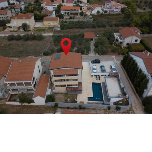 Family friendly apartments with a swimming pool Vir - 20197