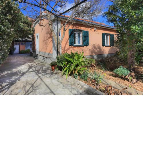 Family friendly house with a parking space Trogir - 19247
