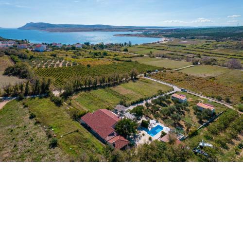 Family friendly house with a swimming pool Caska, Pag - 20734