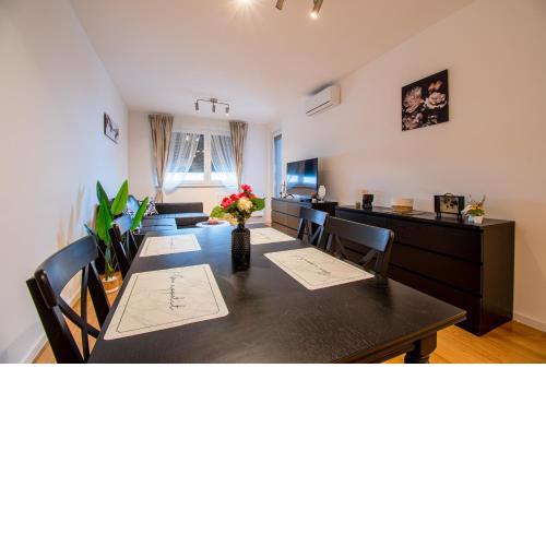 Flexible SelfCheckIns 41 - Zagreb - Luxury - Parking - Loggia - Brand New