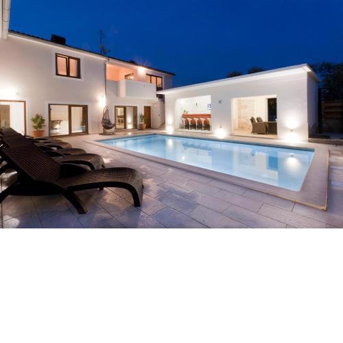 Funcic Apartments 2 app