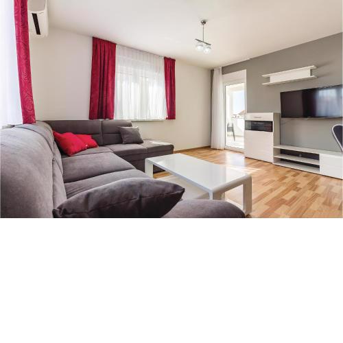 Gorgeous Apartment In Medulin With Wifi