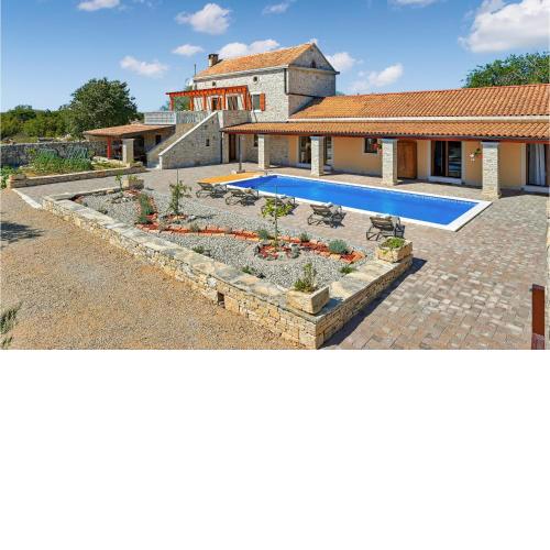 Gorgeous Home In Biograd Na Moru With Jacuzzi