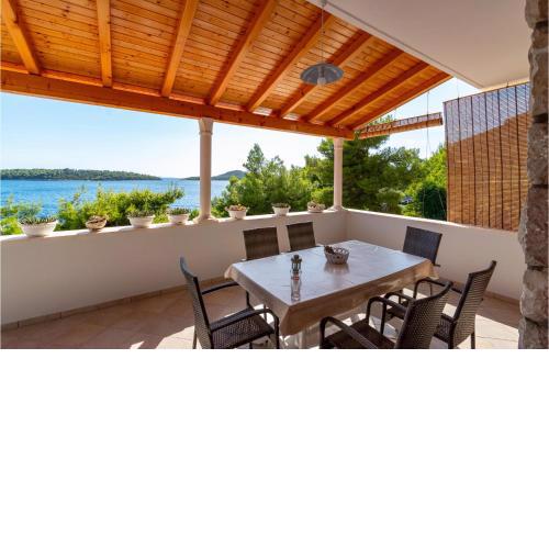Gorgeous Home In Blato With Wifi